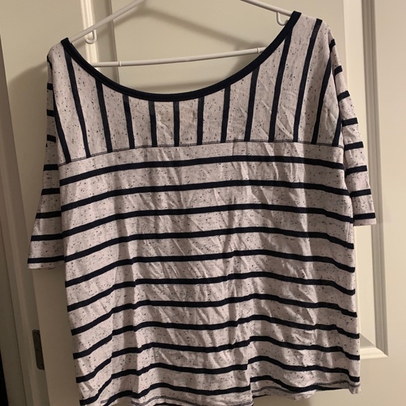 Hollister Top Size Medium - Picture 3 of 3